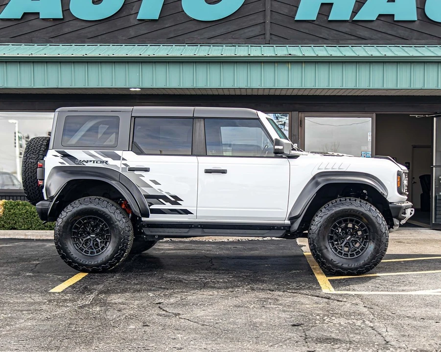 2023 Ford Bronco Raptor 6th Gen - Image 9 of 31