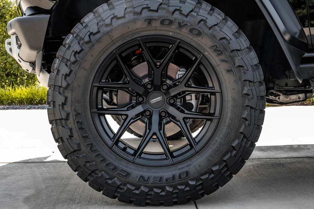2023 Ford Bronco Raptor 6th Gen - Image 9 of 31