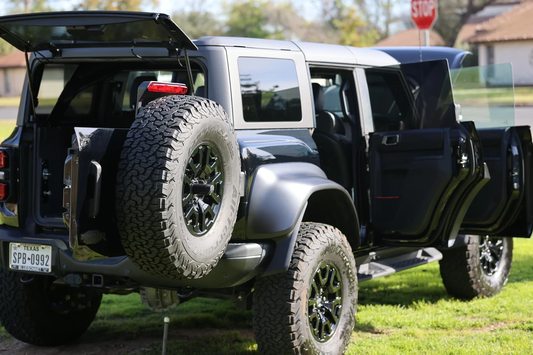 2023 Ford Bronco Raptor 6th Gen - Image 18 of 31