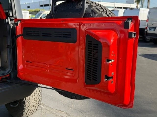 2023 Ford Bronco Raptor 6th Gen - Image 8 of 12