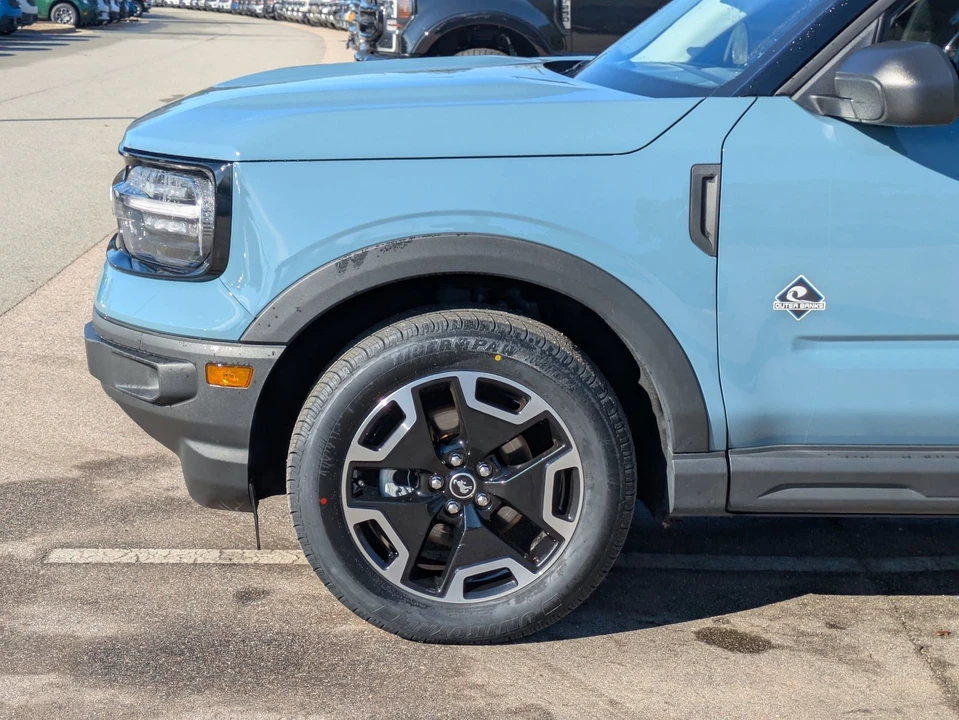 2023 Ford Bronco Sport - Image 11 of 21
