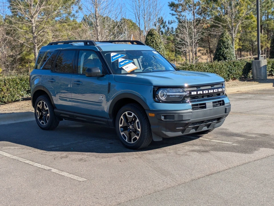 2023 Ford Bronco Sport - Image 2 of 12