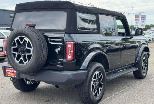 2023 Ford Bronco 6th Gen - Image 6 of 8