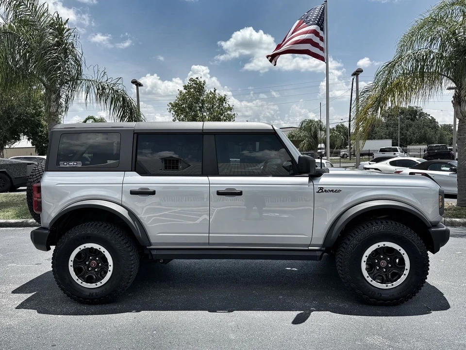 2023 Ford Bronco 6th Gen - Image 4 of 12