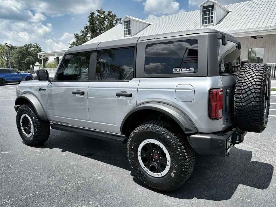 2023 Ford Bronco 6th Gen - Image 10 of 12