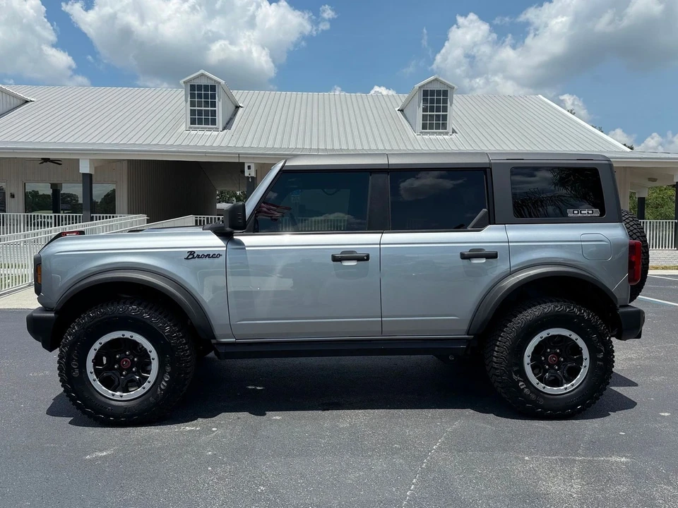 2023 Ford Bronco 6th Gen - Image 8 of 12
