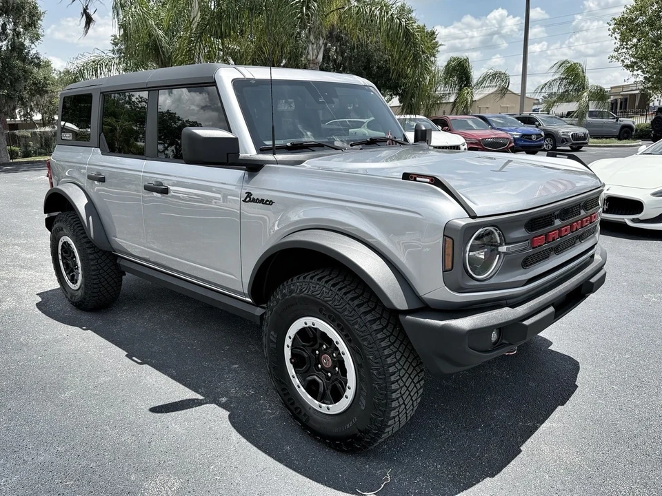 2023 Ford Bronco 6th Gen - Image 2 of 12