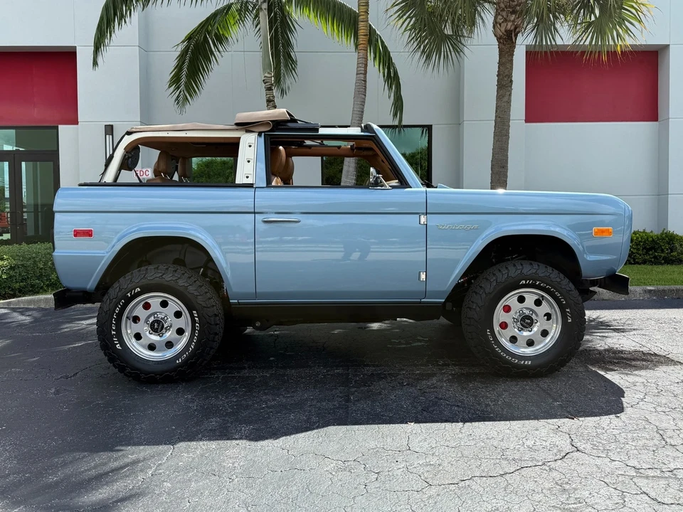 2023 Ford Bronco 6th Gen - Image 3 of 21