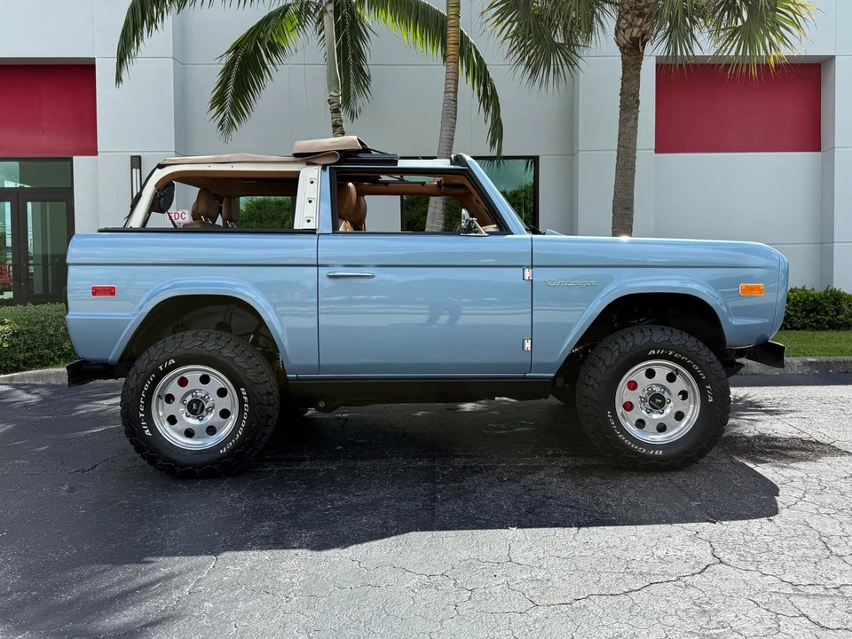 2023 Ford Bronco 6th Gen - Image 3 of 21