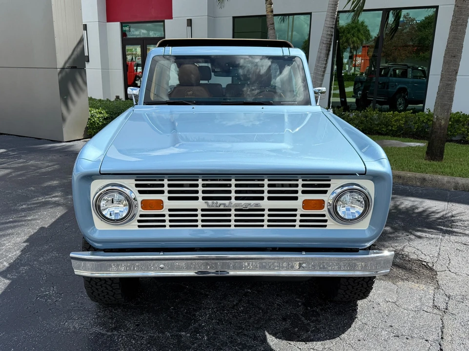 2023 Ford Bronco 6th Gen - Image 17 of 21