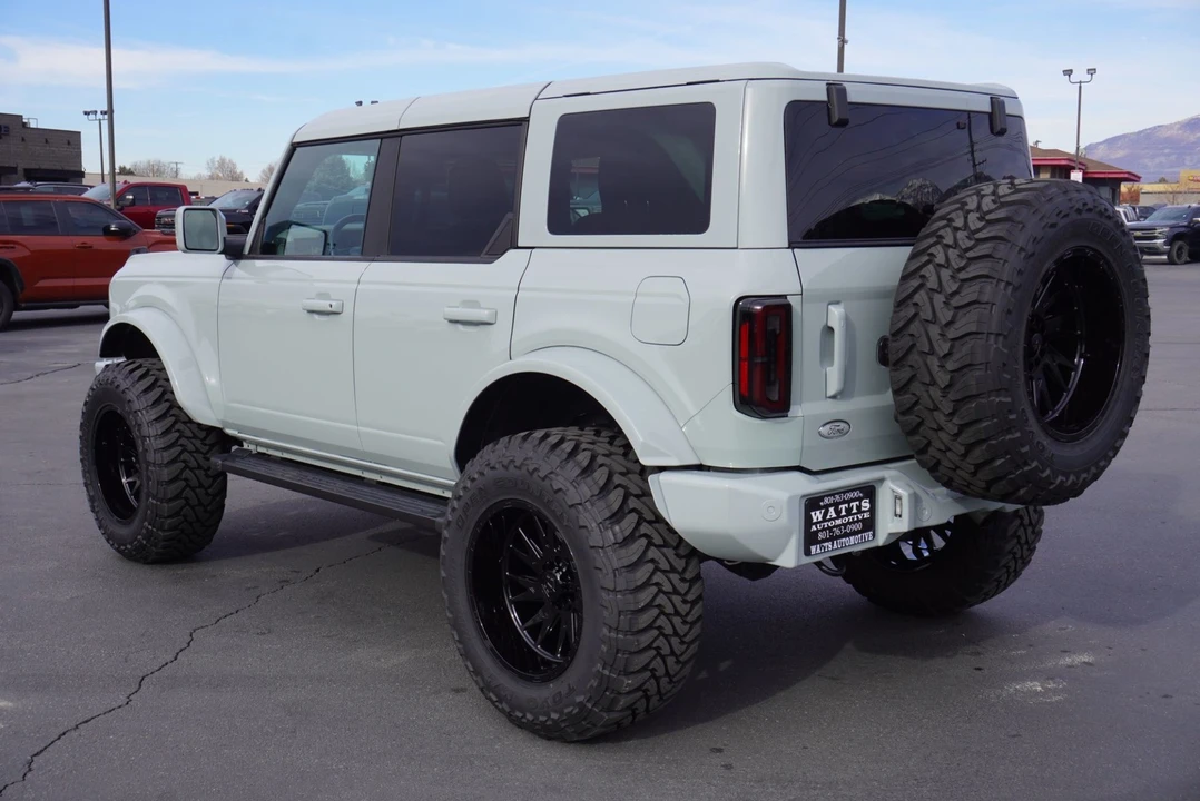 2023 Ford Bronco 6th Gen - Image 8 of 12