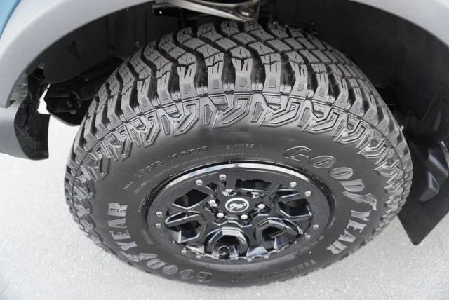 2023 Ford Bronco 6th Gen - Image 16 of 21