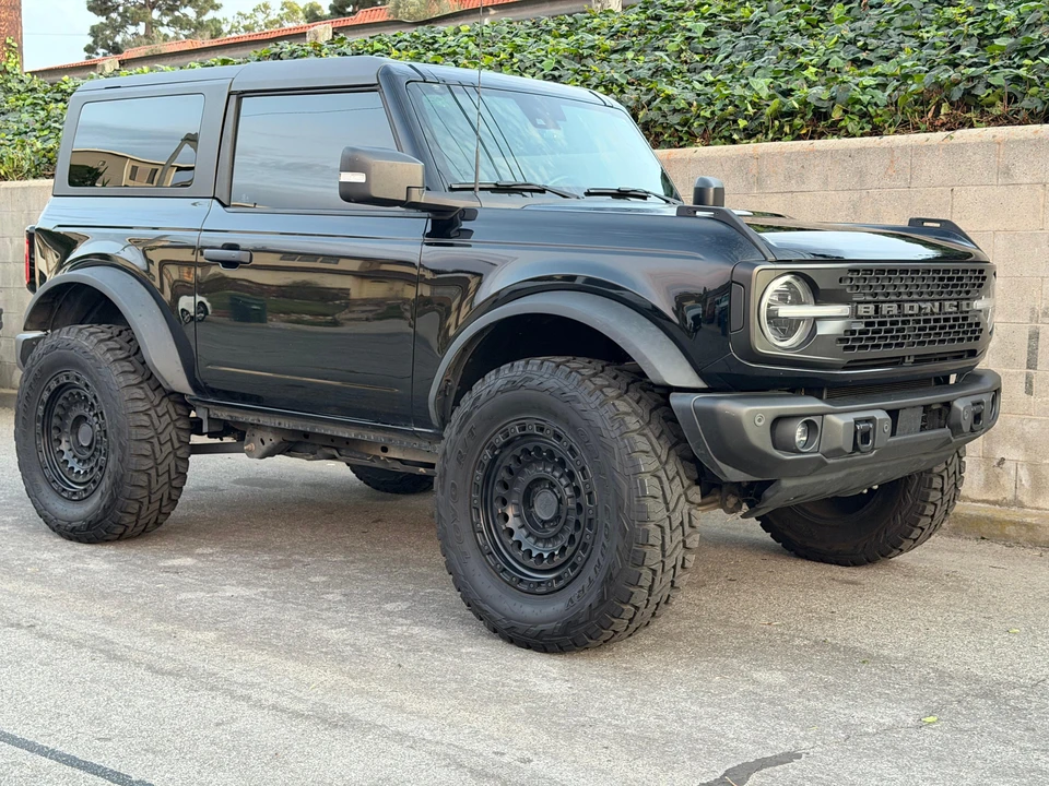 2023 Ford Bronco 6th Gen - Image 9 of 31