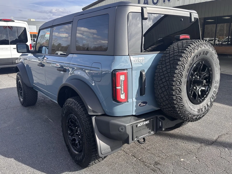 2023 Ford Bronco 6th Gen - Image 8 of 12