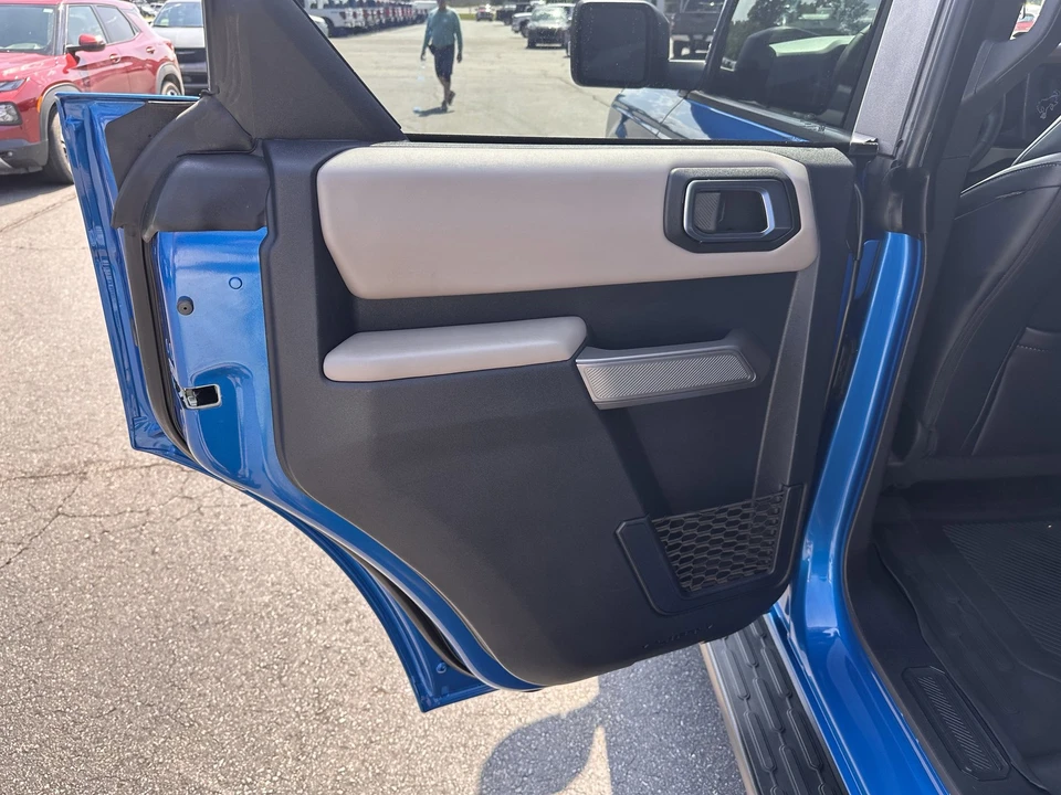 2023 Ford Bronco 6th Gen - Image 11 of 12