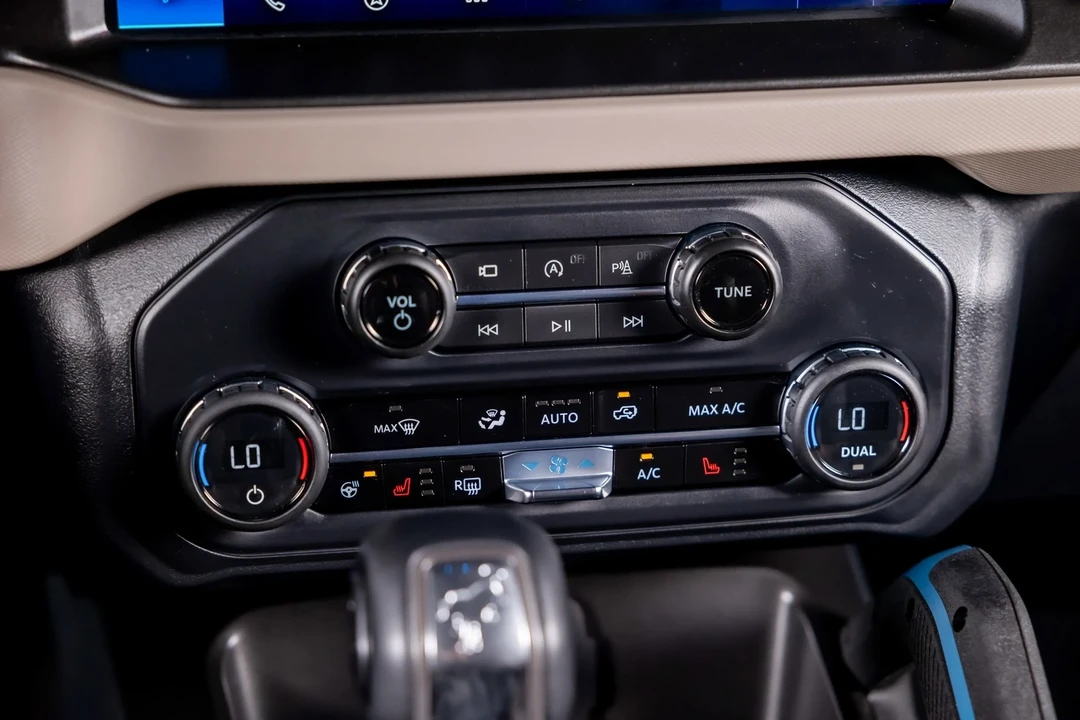 2023 Ford Bronco 6th Gen - Image 18 of 21