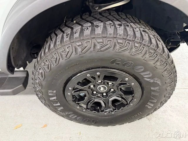 2023 Ford Bronco 6th Gen - Image 4 of 21
