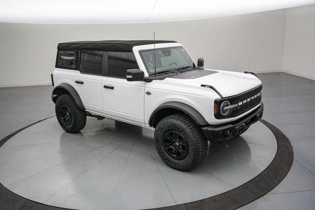 2023 Ford Bronco 6th Gen - Image 2 of 31