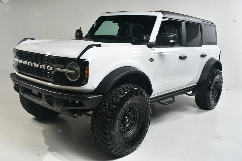 2023 Ford Bronco 6th Gen - Image 2 of 12