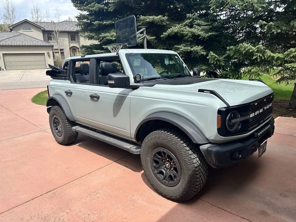 2023 Ford Bronco 6th Gen - Image 2 of 15