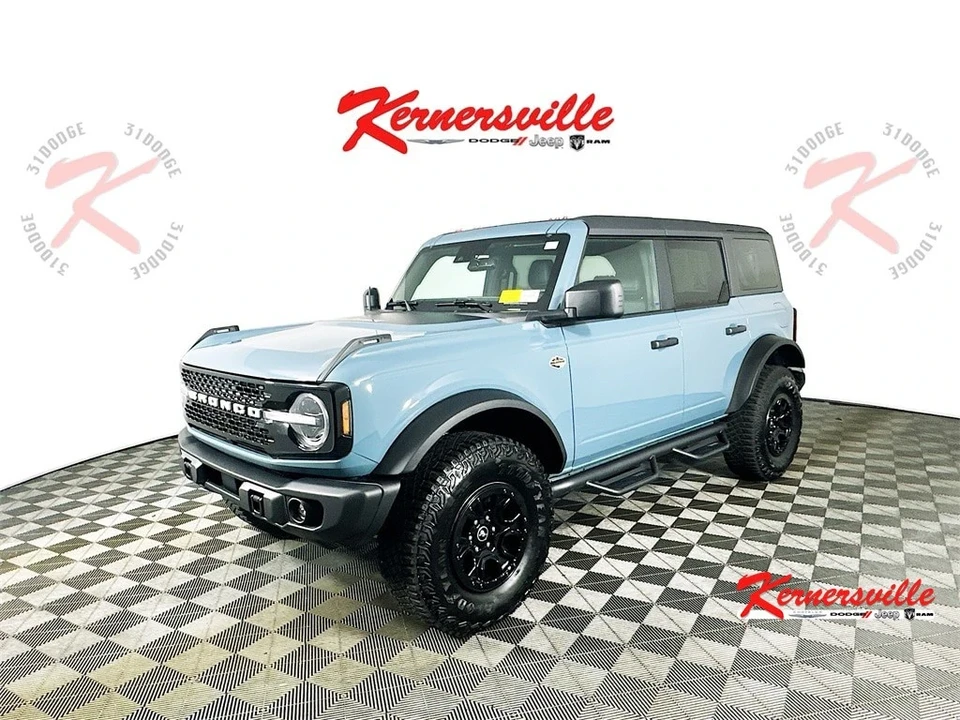 2023 Ford Bronco 6th Gen - Image 3 of 21