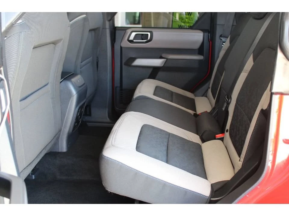 2023 Ford Bronco 6th Gen - Image 19 of 20