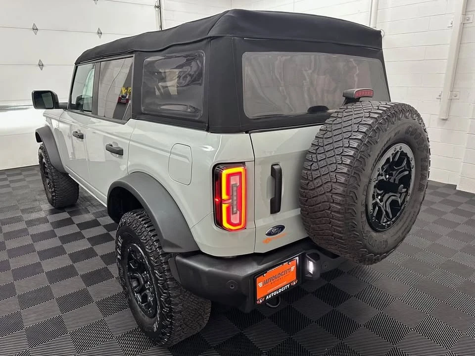 2023 Ford Bronco 6th Gen - Image 15 of 20