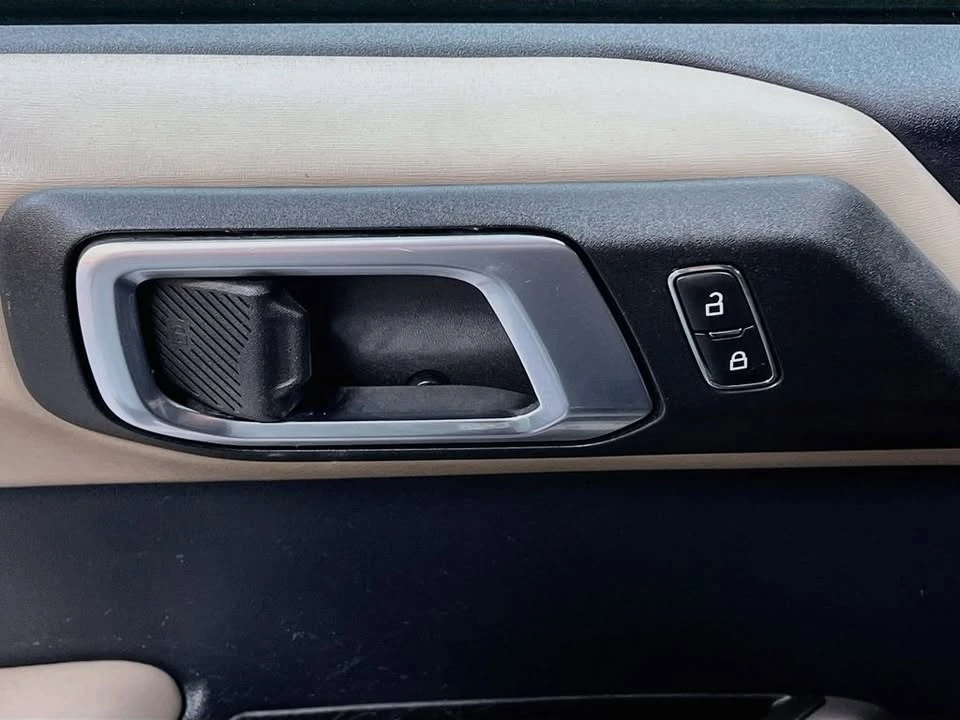 2023 Ford Bronco 6th Gen - Image 18 of 20