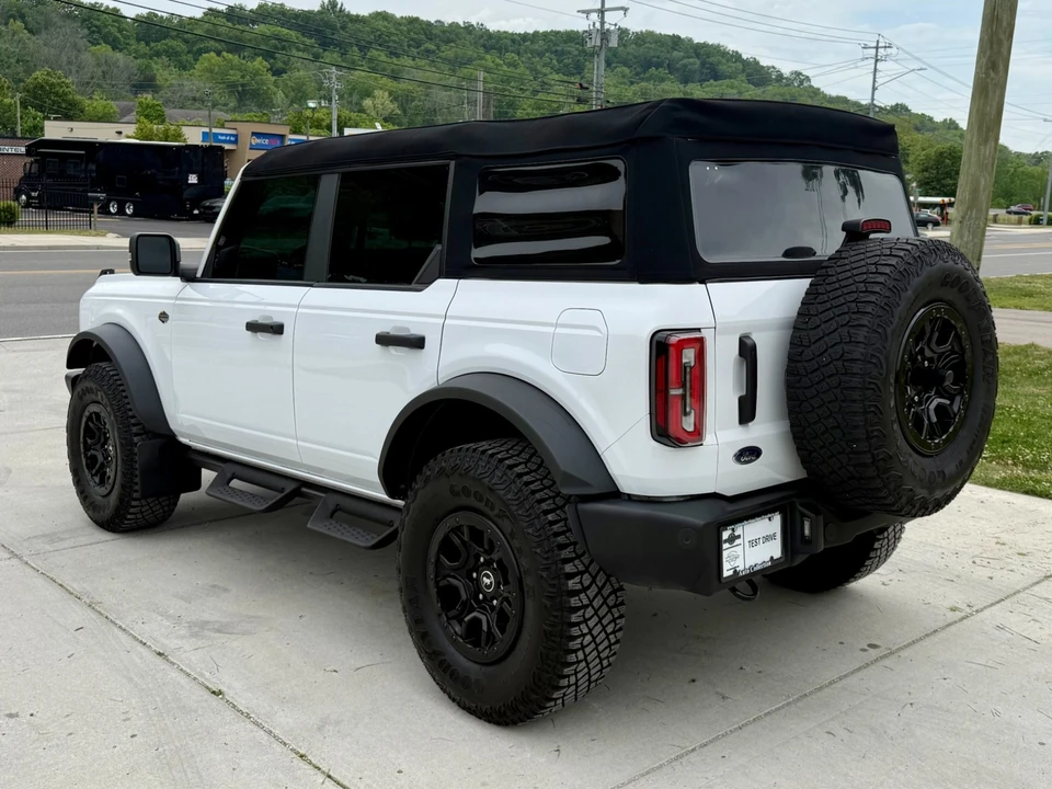 2023 Ford Bronco 6th Gen - Image 3 of 31