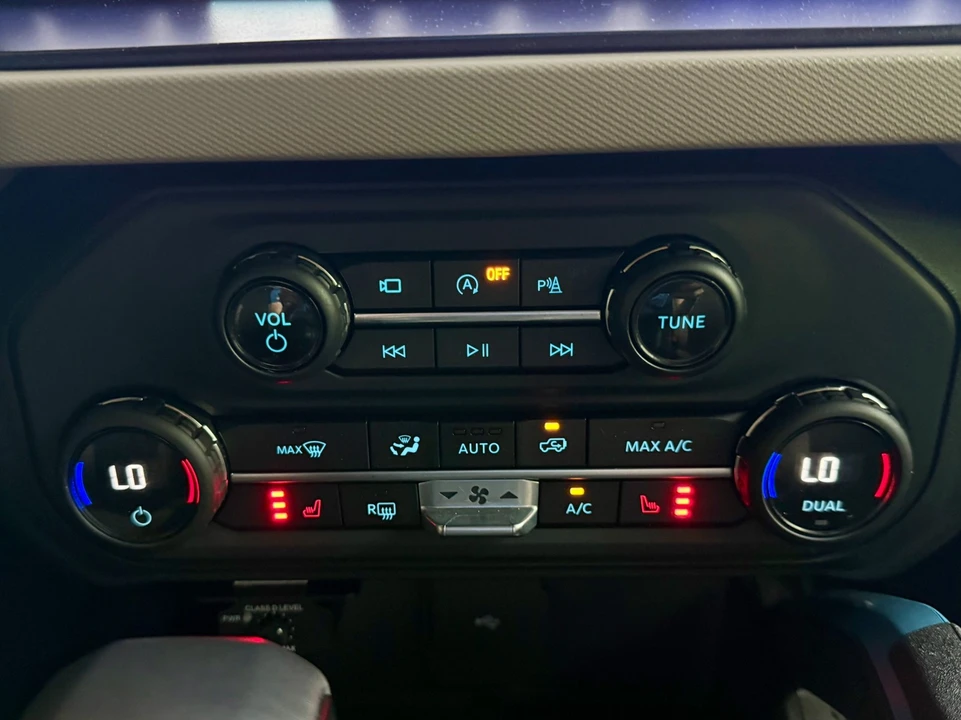 2023 Ford Bronco 6th Gen - Image 30 of 31