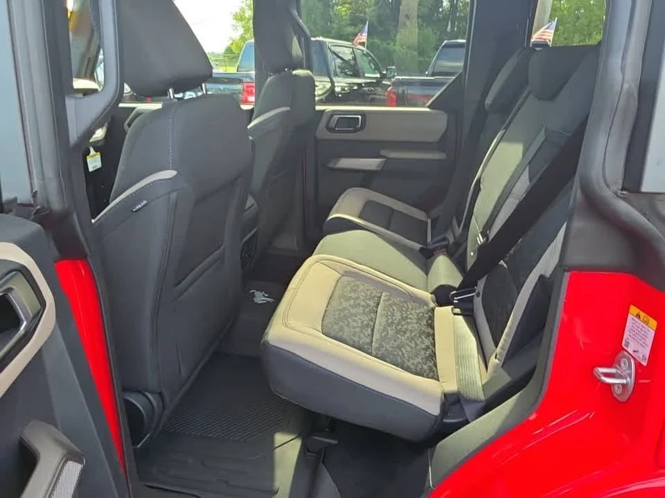 2023 Ford Bronco 6th Gen - Image 9 of 10