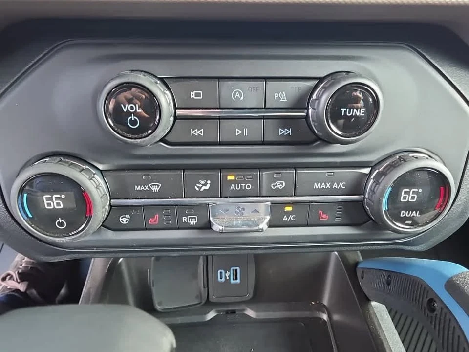 2023 Ford Bronco 6th Gen - Image 7 of 10