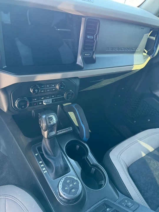 2023 Ford Bronco 6th Gen - Image 9 of 10
