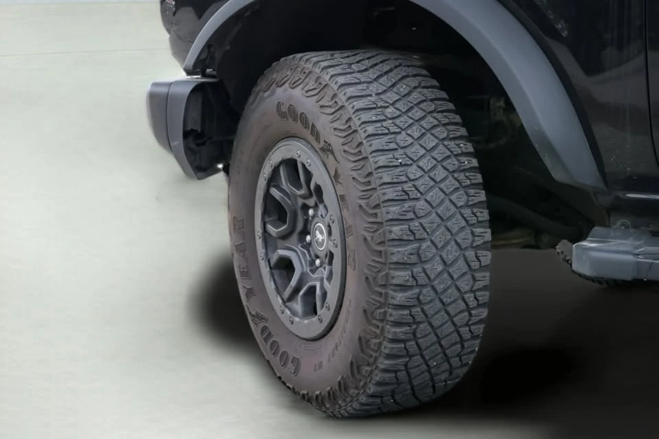 2023 Ford Bronco 6th Gen - Image 19 of 20