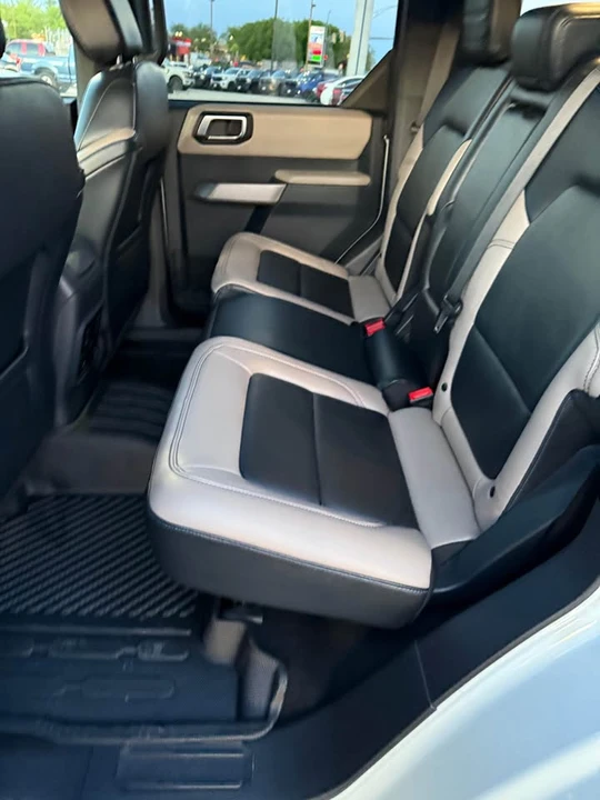 2023 Ford Bronco 6th Gen - Image 5 of 17