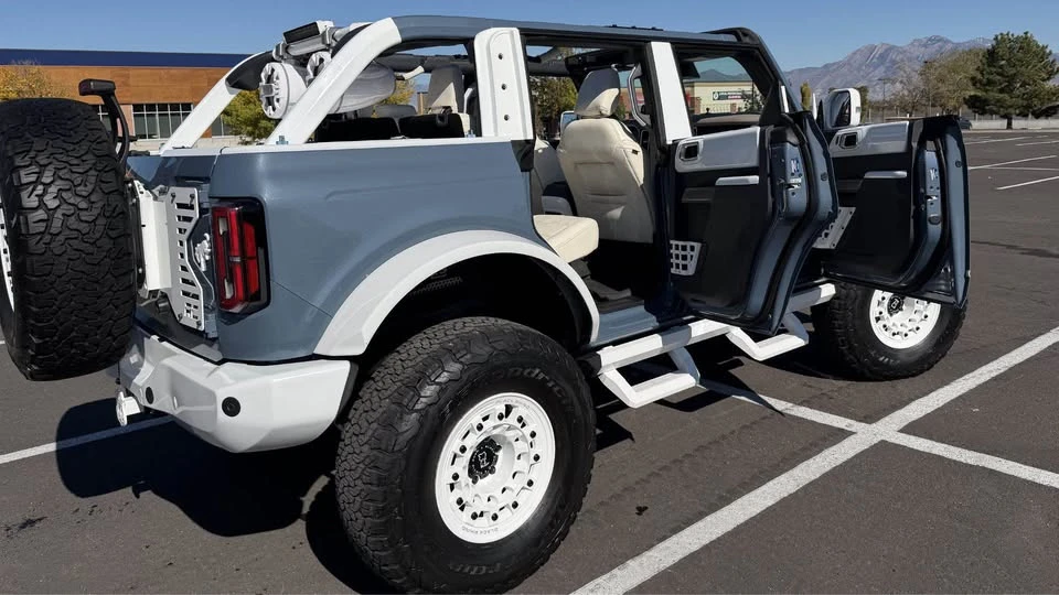 2023 Ford Bronco 6th Gen - Image 3 of 15