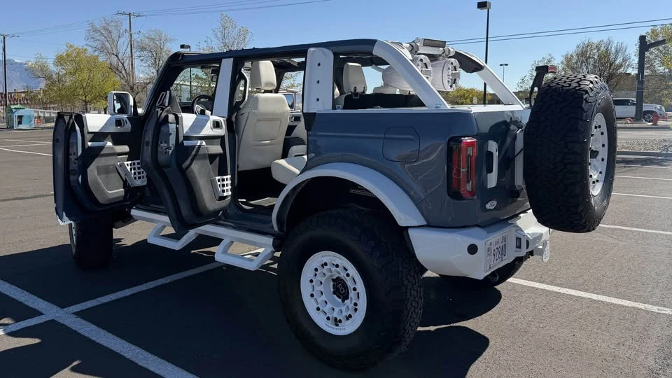 2023 Ford Bronco 6th Gen - Image 2 of 15