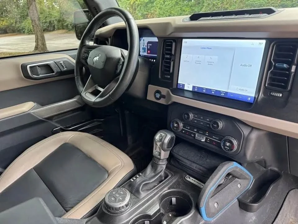 2023 Ford Bronco 6th Gen - Image 10 of 14