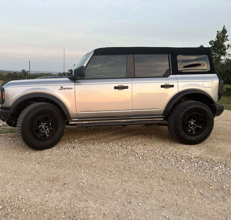 2023 Ford Bronco 6th Gen - Image 8 of 9
