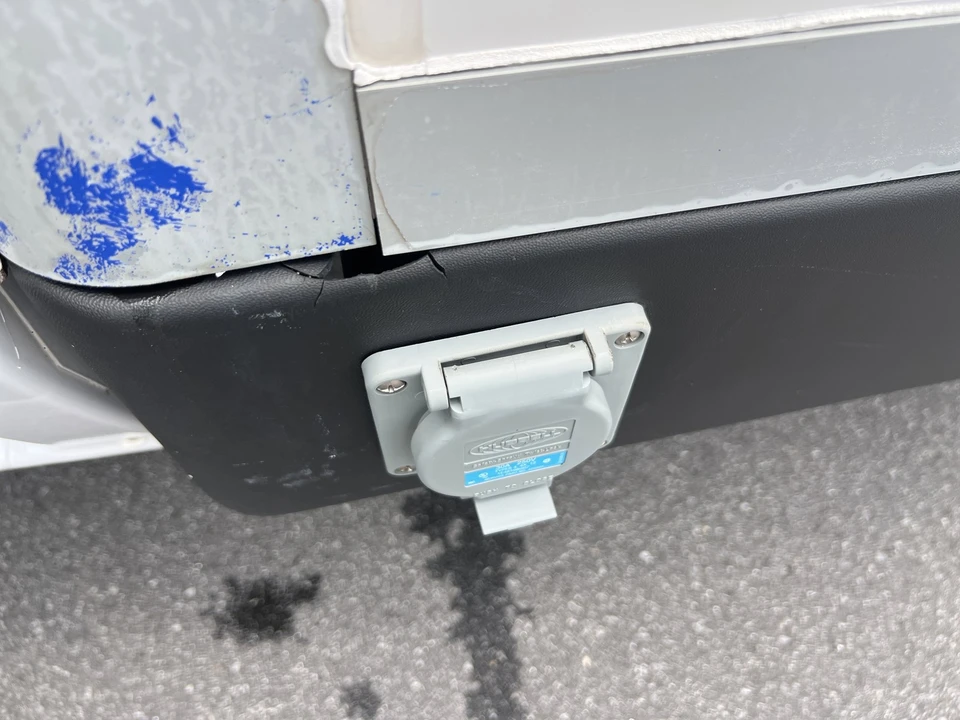 2023 Ford Econoline Van - Image 11 of 27