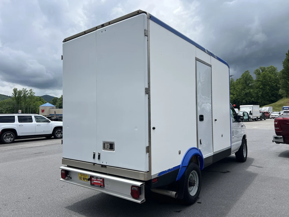 2023 Ford Econoline Van - Image 3 of 27