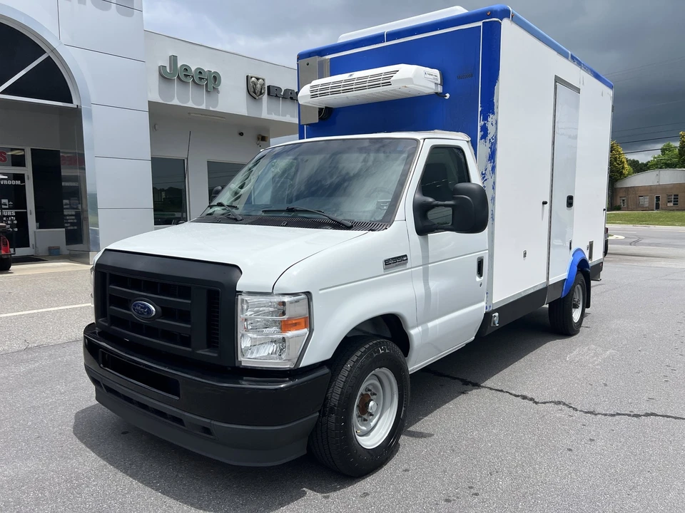 2023 Ford Econoline Van - Image 6 of 27