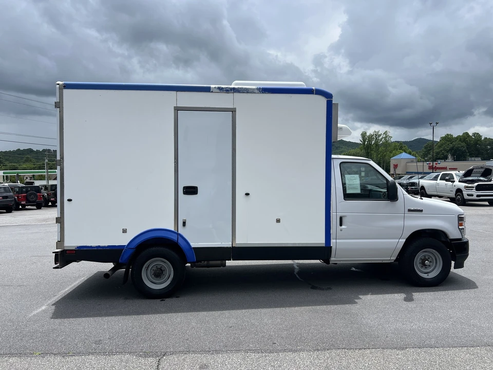 2023 Ford Econoline Van - Image 4 of 27