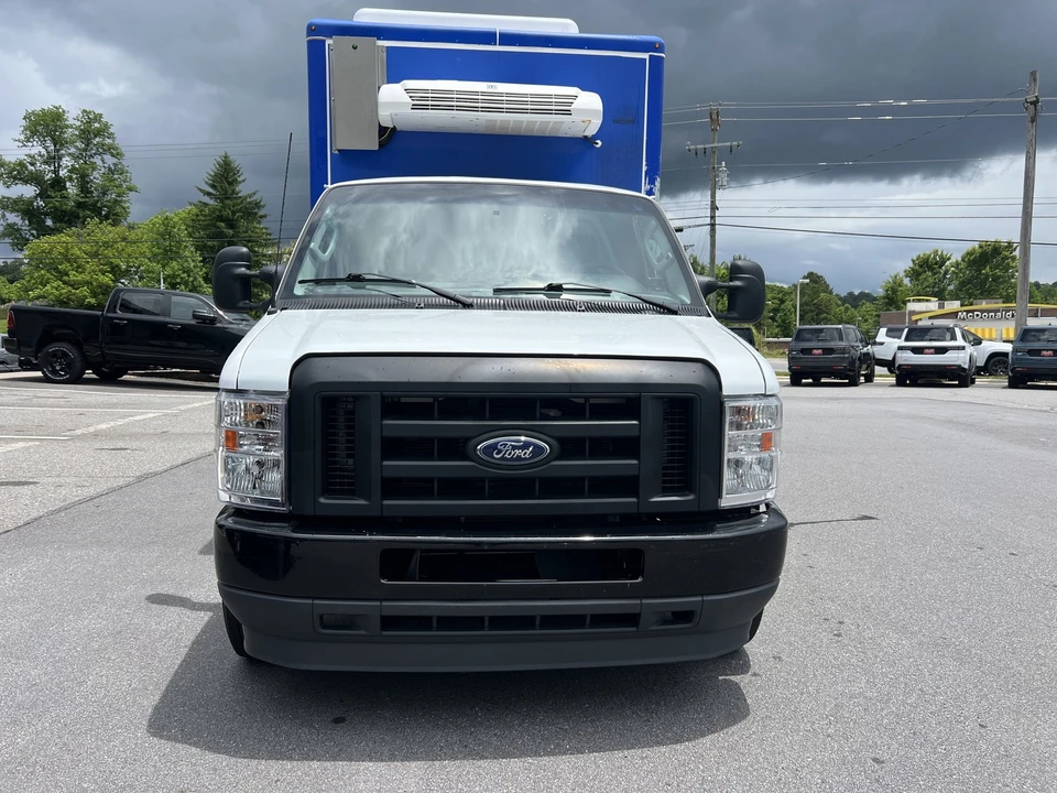 2023 Ford Econoline Van - Image 5 of 27