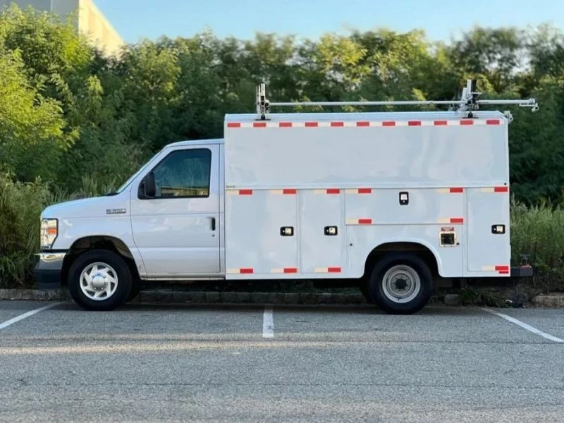 2023 Ford Econoline Van - Image 5 of 12
