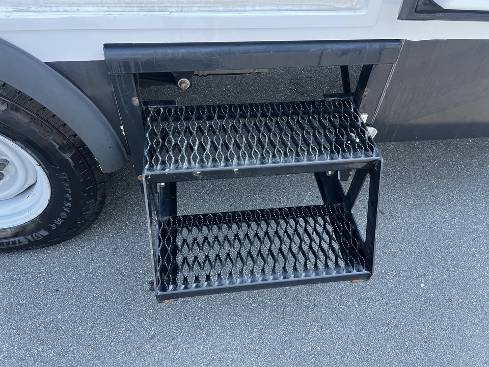 2023 Ford Super Duty 5th Gen - Image 10 of 27
