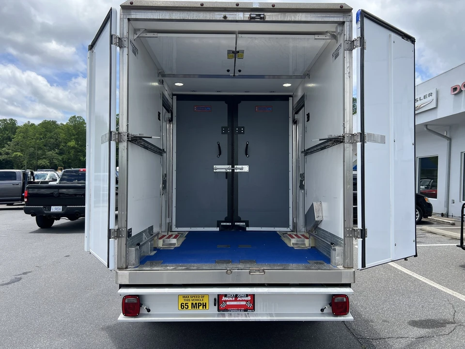 2023 Ford Super Duty 5th Gen - Image 9 of 31