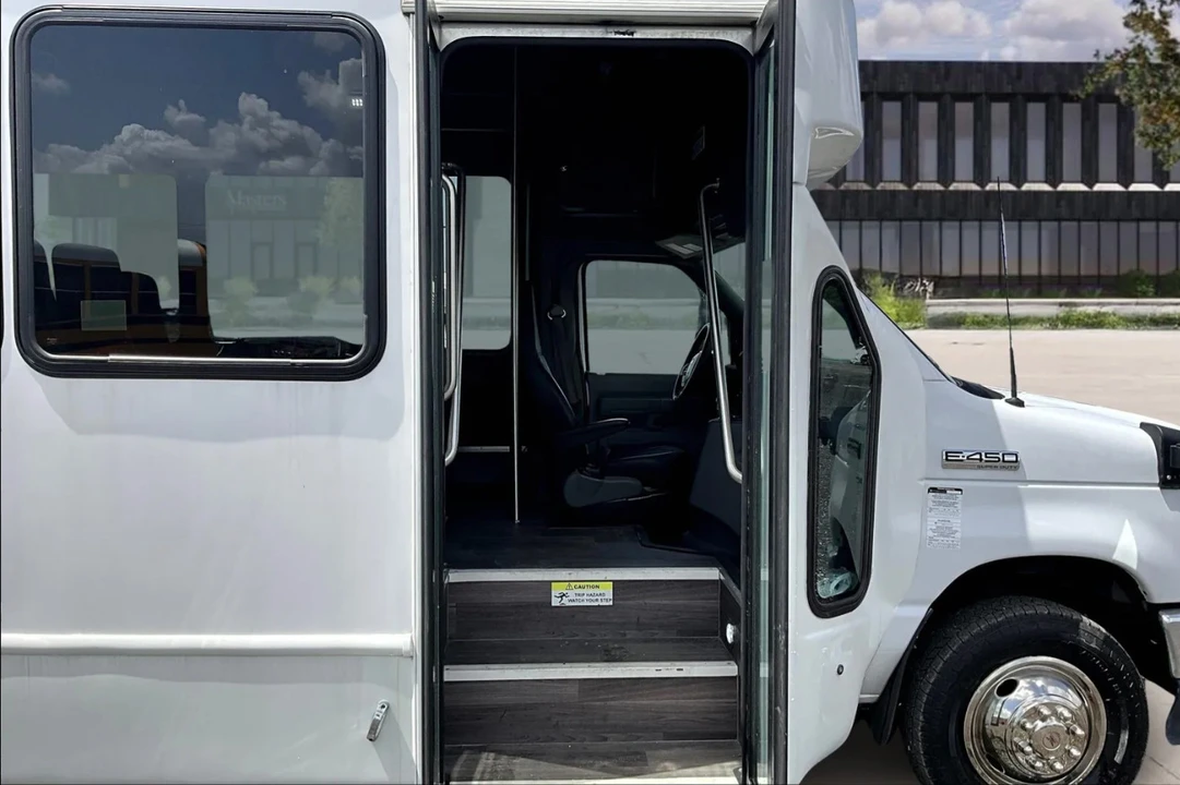 2023 Ford Super Duty 5th Gen - Image 7 of 12