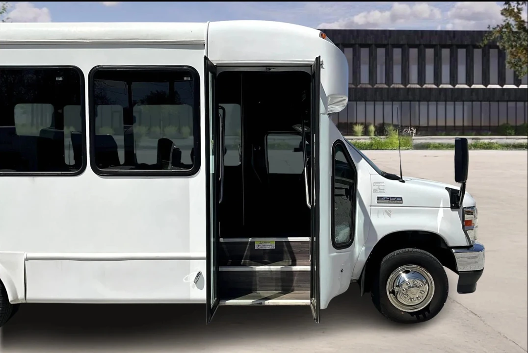 2023 Ford Super Duty 5th Gen - Image 7 of 12