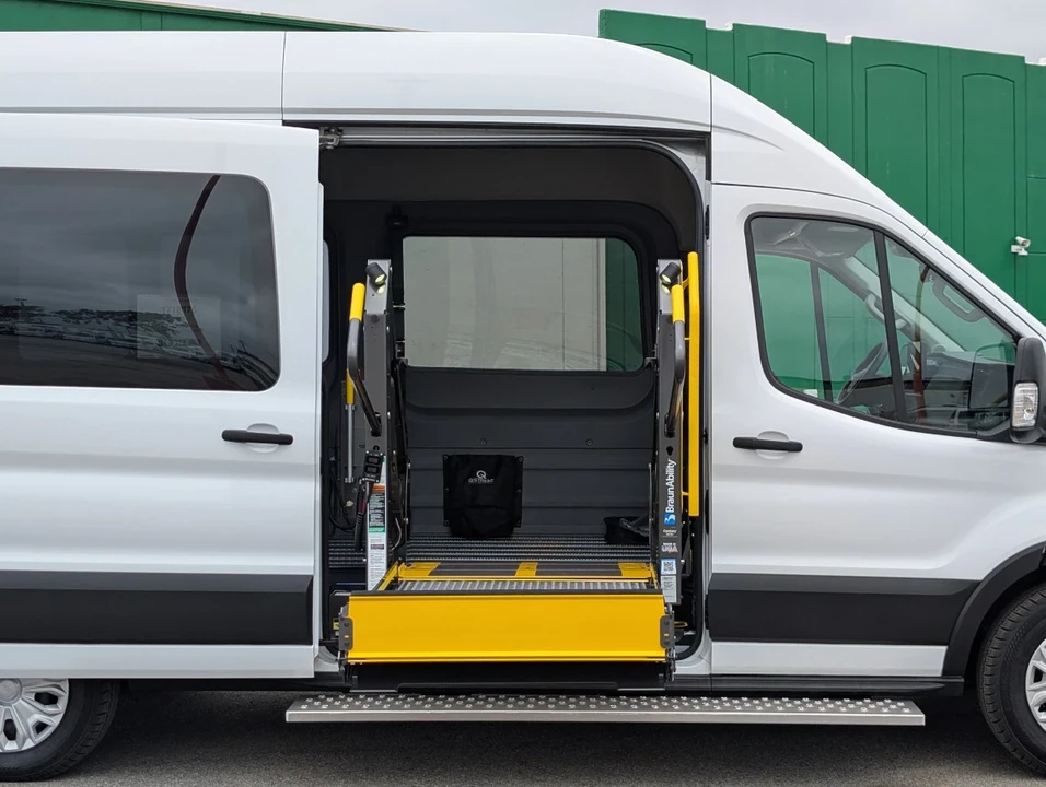 2023 Ford Transit - Image 4 of 12